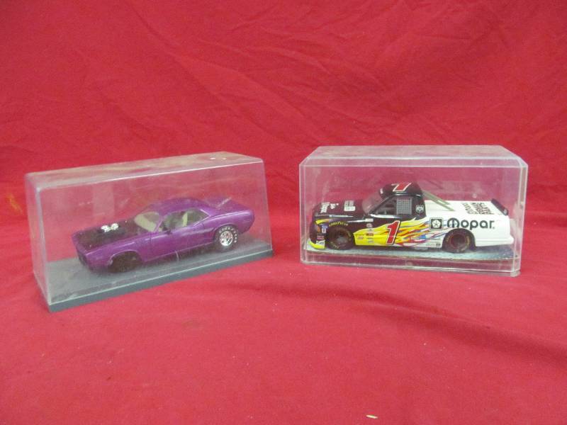 lot 26 image: Mopar car