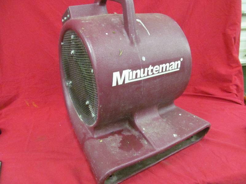 lot 30 image: Minuteman carpet dryer