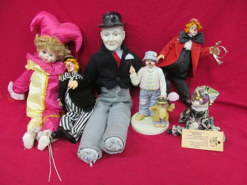 lot 34 image: clowns
