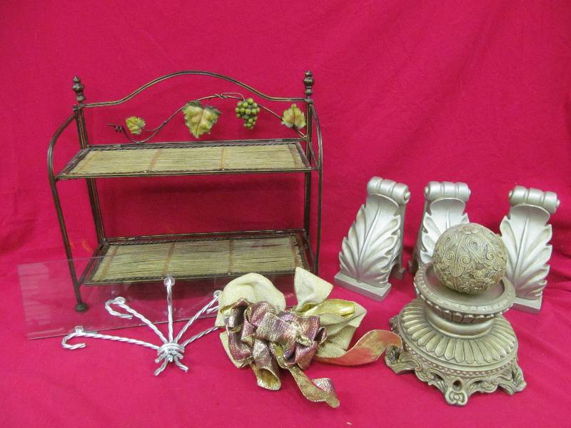 lot 36 image: shelves ,wall dcor