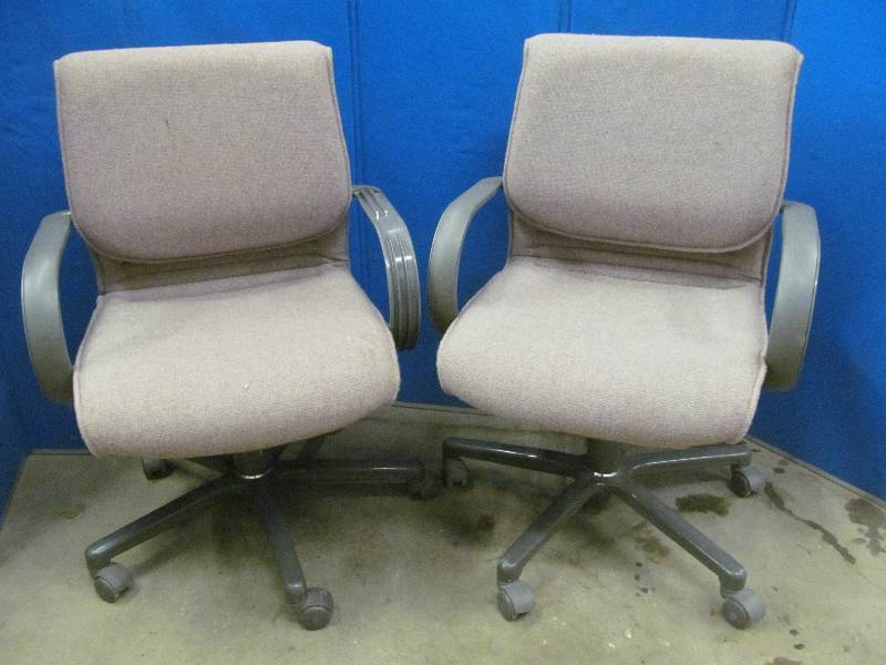 lot 55 image: office chairs
