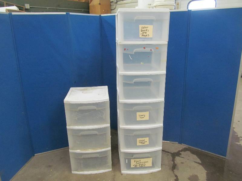 lot 60 image: Sterilite storage drawers