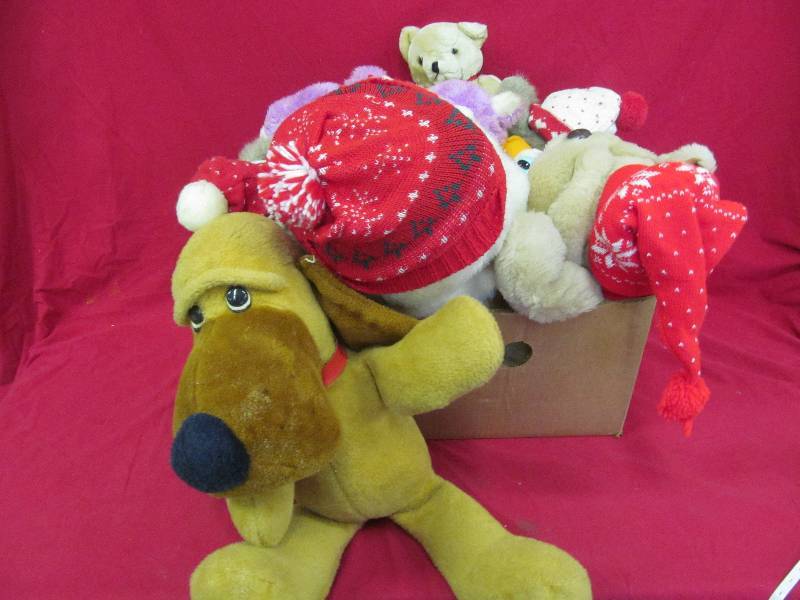 lot 80 image: stuffed animals