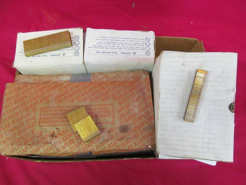 lot 85 image: construction staples