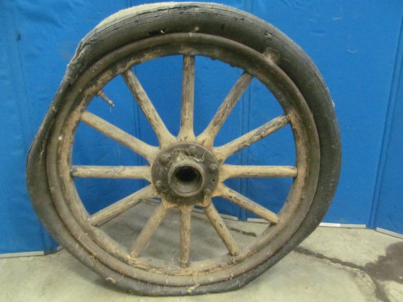 lot 107 image: vintage wood wagon wheel