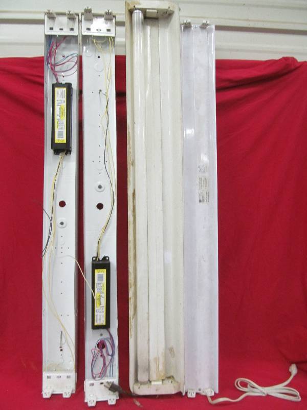lot 112 image: fluorescent lights