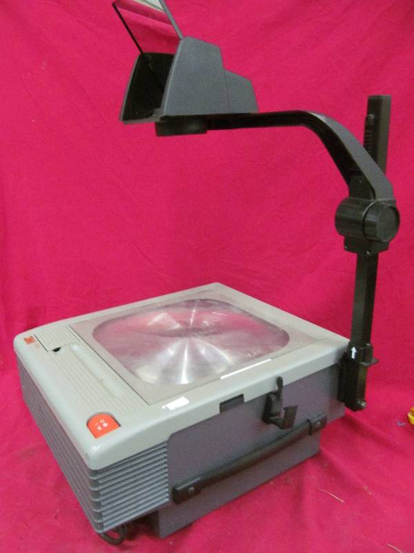 lot 123 image: 3M overhead projector