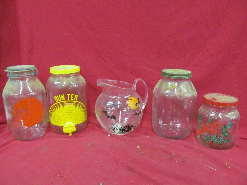 lot 124 image: jars