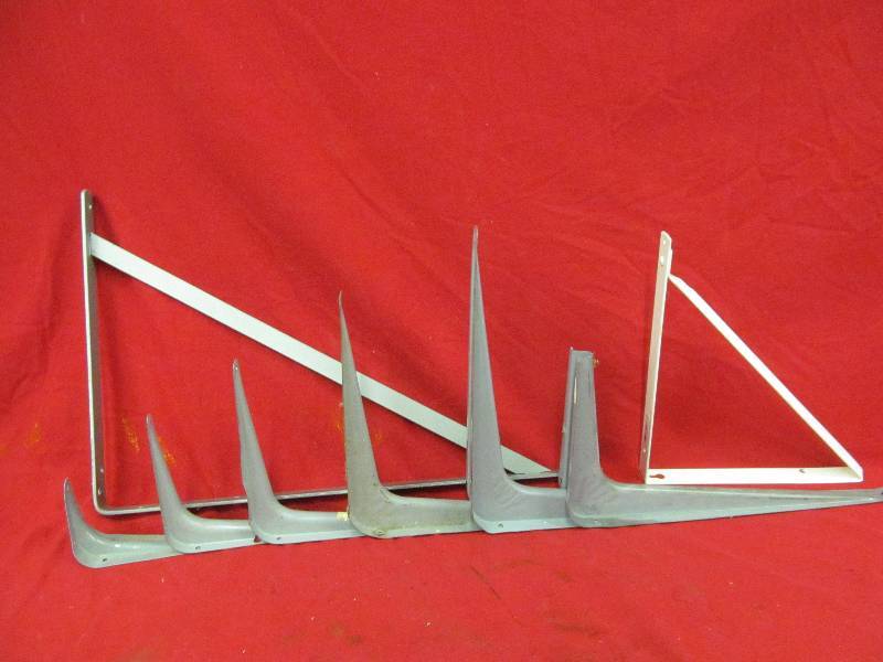 lot 151 image: shelf brackets