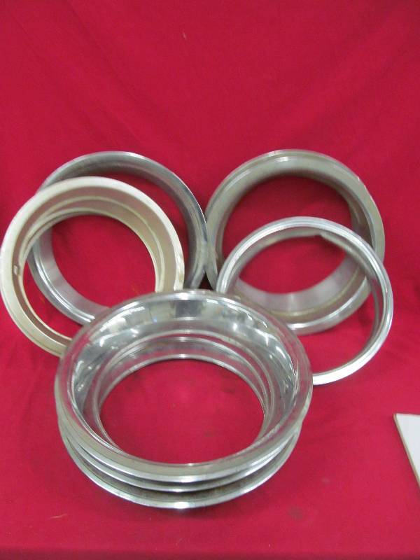 lot 154 image: beauty trim rings