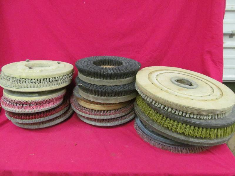 lot 160 image: floor scrubber brushes