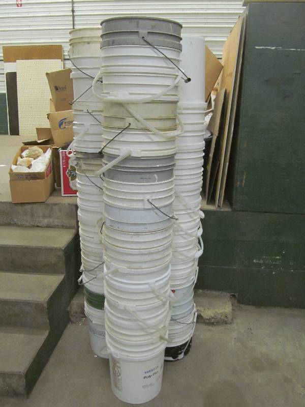 lot 178 image: 5 gallon buckets