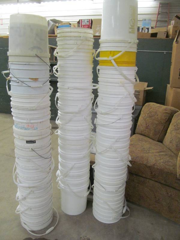 lot 179 image: 5 gallon buckets