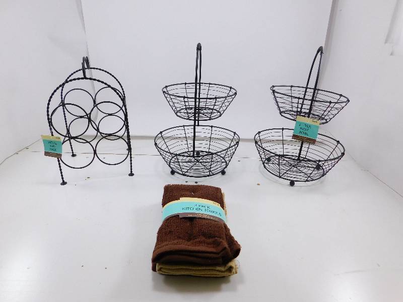 lot 44 image: Lot of New Items