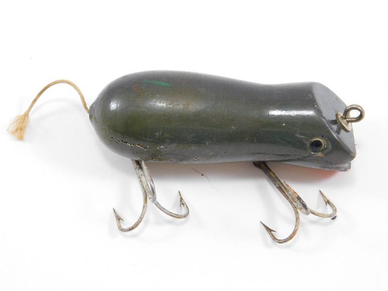 lot 9 image: Vintage Fishing Lure