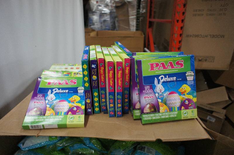 lot 116 image: Large Lot of Assorted Easter Grass and Coloring Kits