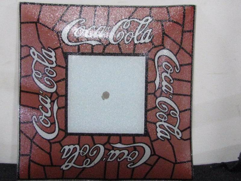 lot 37 image: Coca-Cola Light Shade