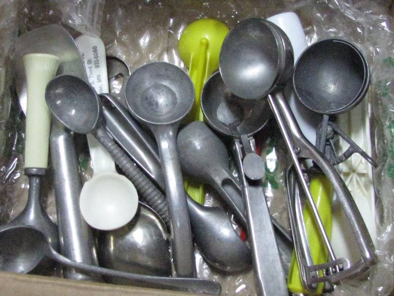 lot 54 image: Ice Cream Scoops