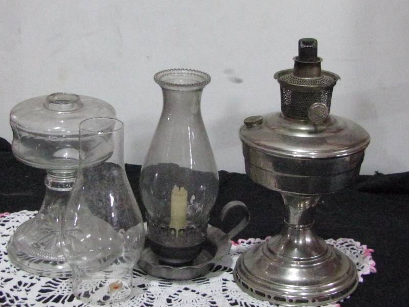 lot 69 image: Vintage Lamps