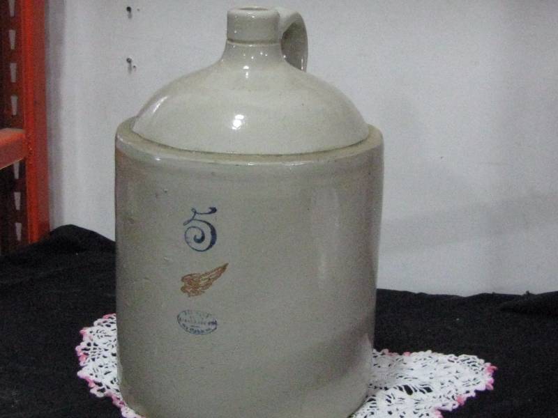 lot 90 image: Red Wing Union Stoneware 5gl Crock Shoulder Jug