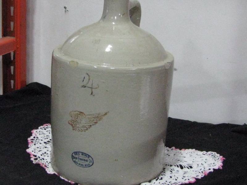 lot 91 image: Red Wing Union Stoneware 4gl Crock shoulder Jug
