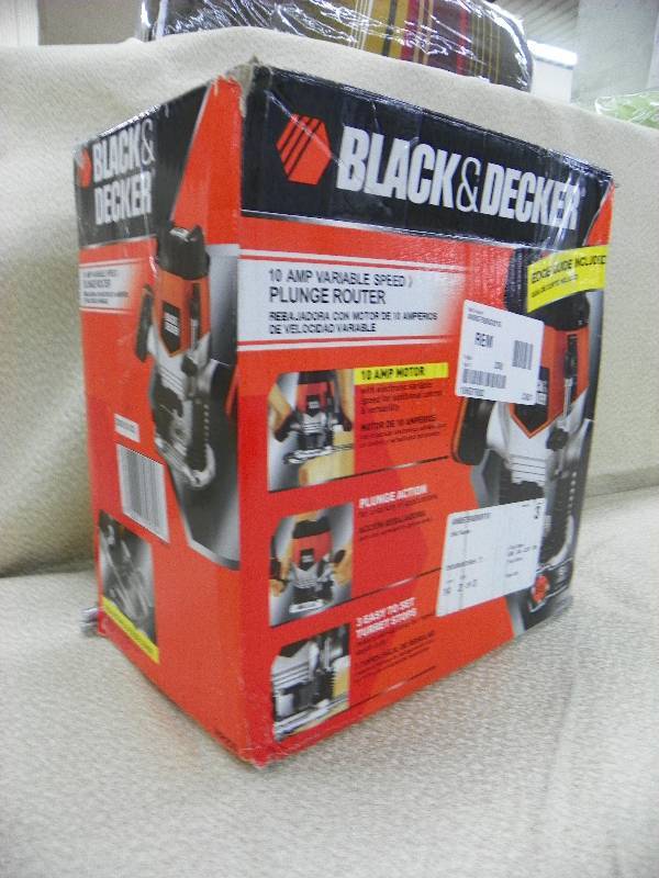 Black & Decker Plunge Router, 10Amp Variable Speed, MSRP $99.99