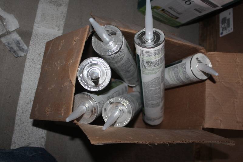 lot 58 image: Box of Titebond Professional Smoke & Sound Acoustical Sealant