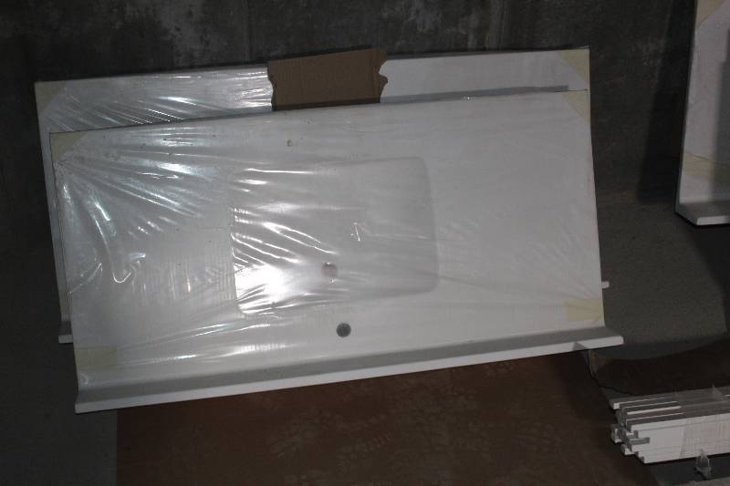 lot 52 image: Single Sink w Counter