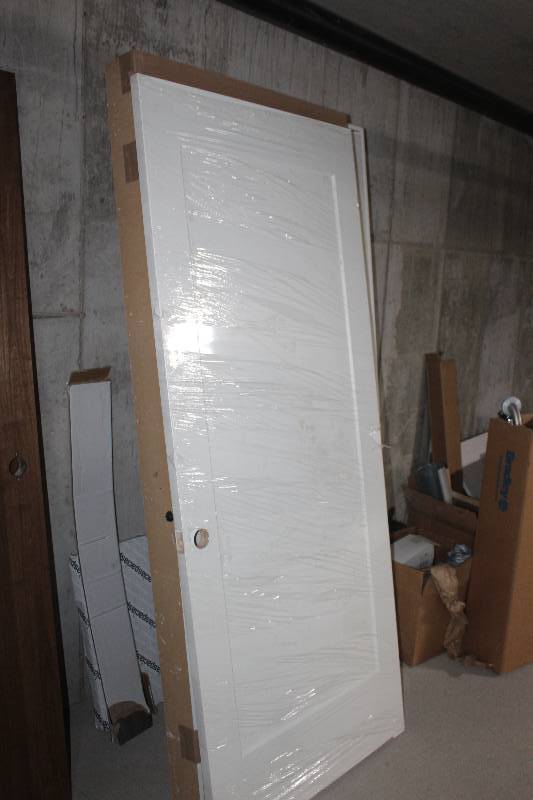 lot 8 image: Lot of (3) Interior Door wo Frame