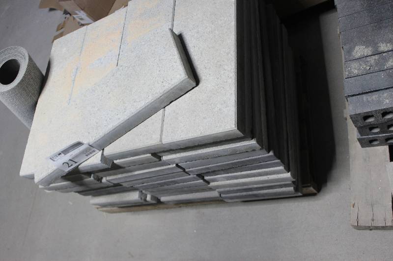lot 21 image: Lot of (35) Stone Tile