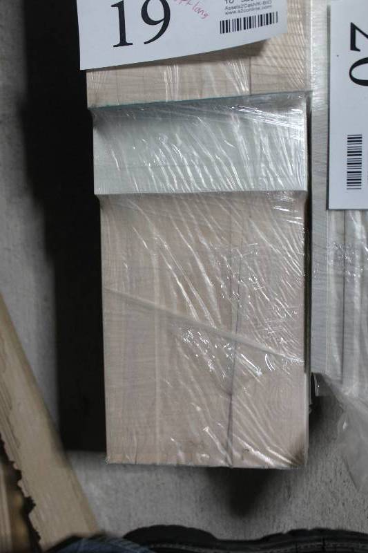 lot 19 image: Misc Wood Trim