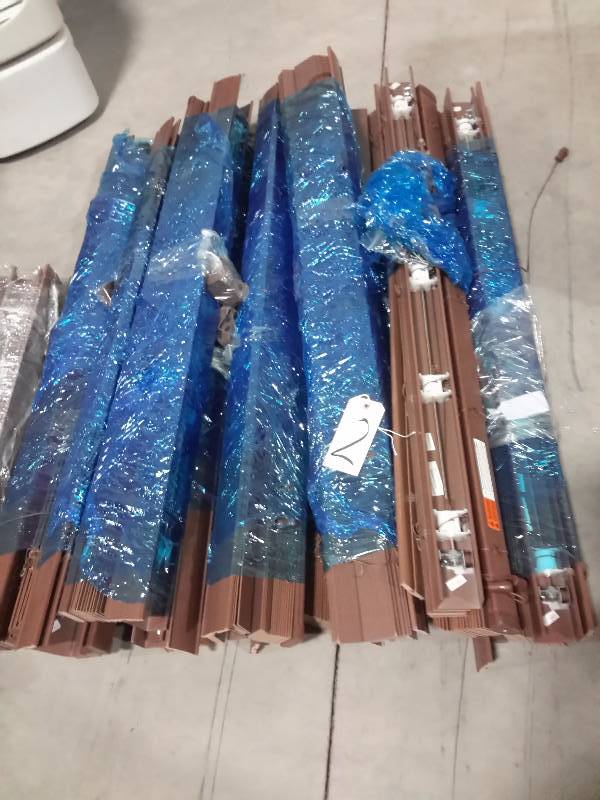 10 Venetian Blinds..