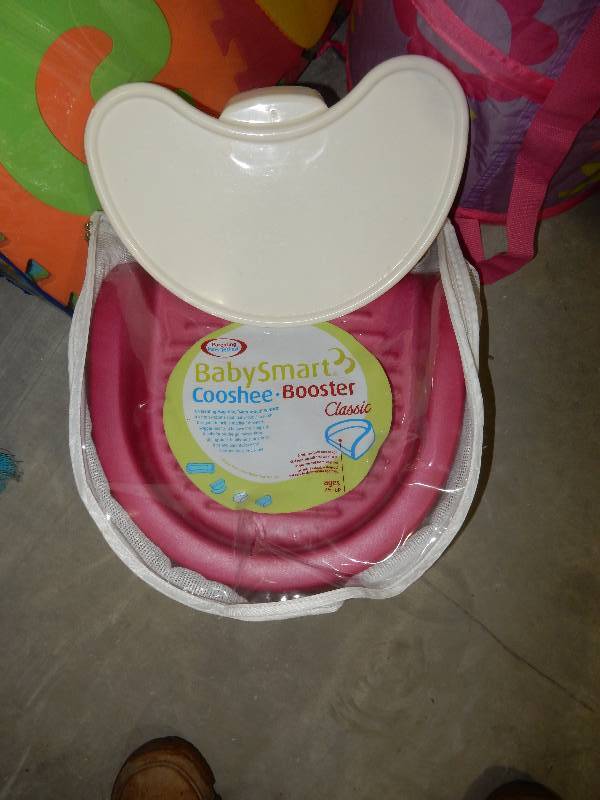 Child stand up toy.. Lots to this one.. Looks like it is pretty new