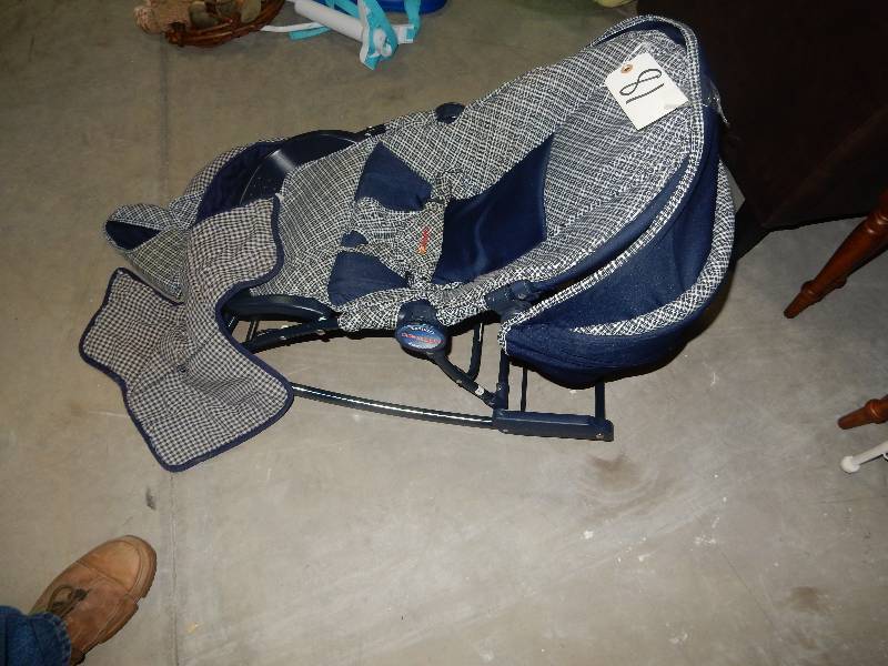 Table Top or Floor Childs bouncing seat