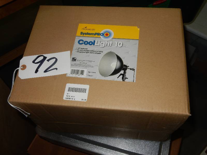 lot 92 image: System pro Cool light.. New in box