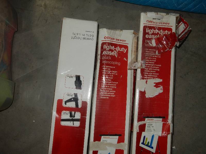 3 Light duty Easels