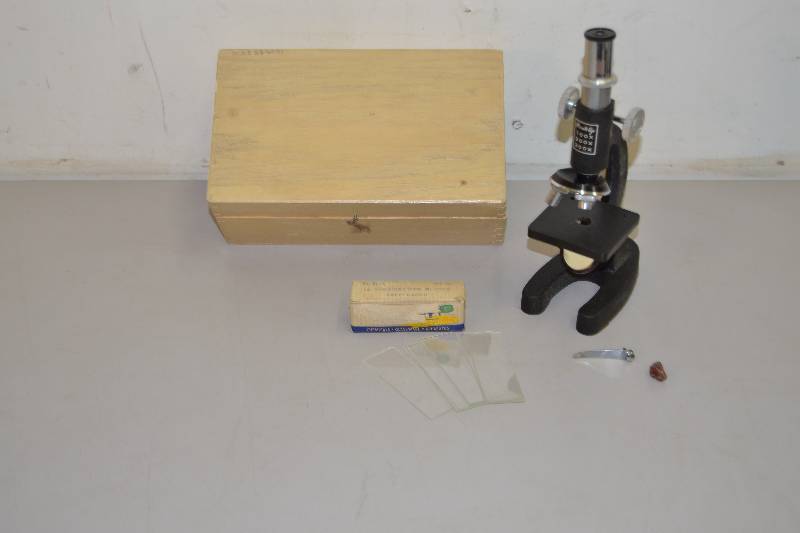 Microscope