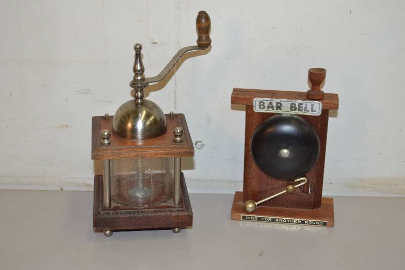 Bar Bell, Grinder