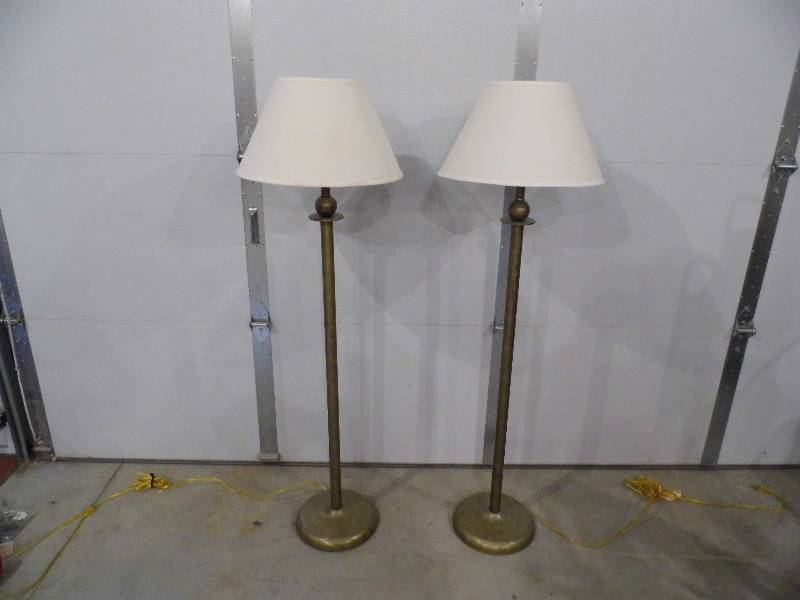 Lot of 2 Metal Floor Lamps w Shade