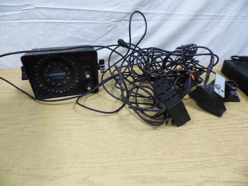 Lowrance Fish Finder - DVD Player