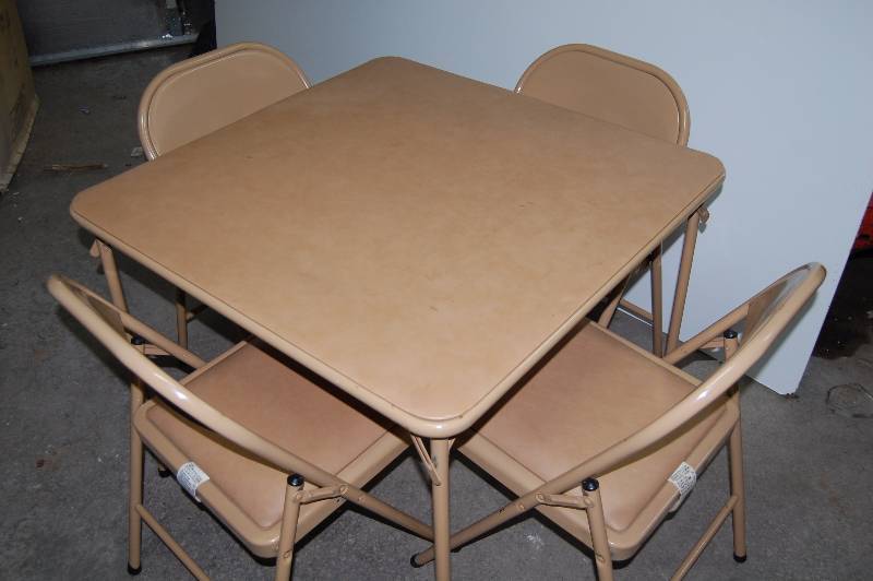 lot 7 image: Card Table and Chairs