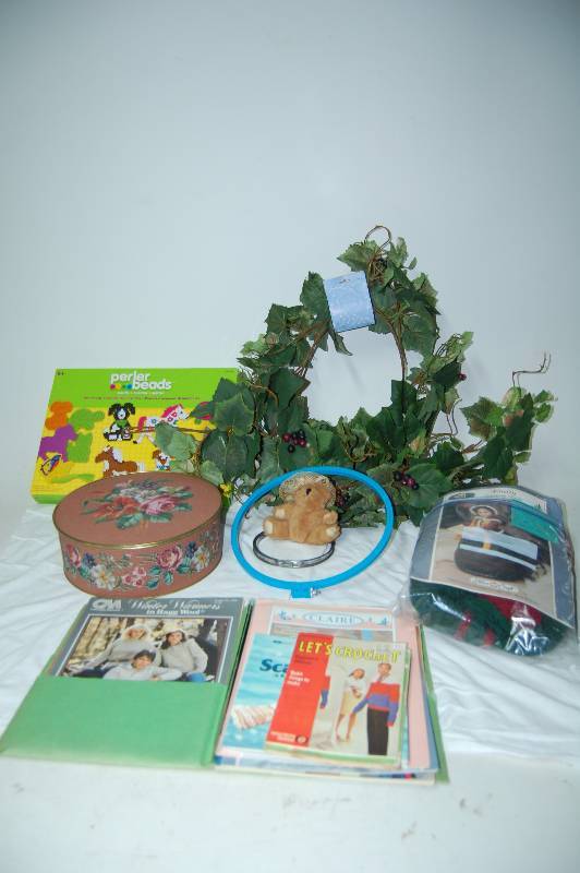 lot 10 image: Arts and Crafts Supplies