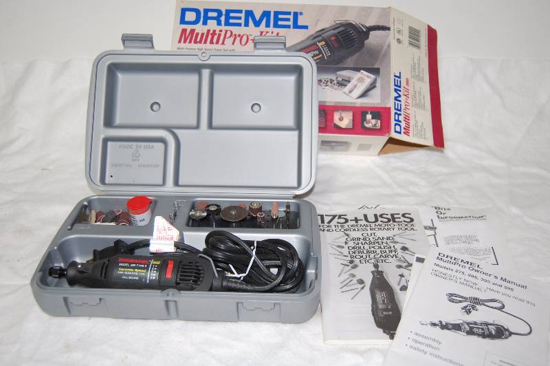 lot 35 image: Dremel Tool With Accessories