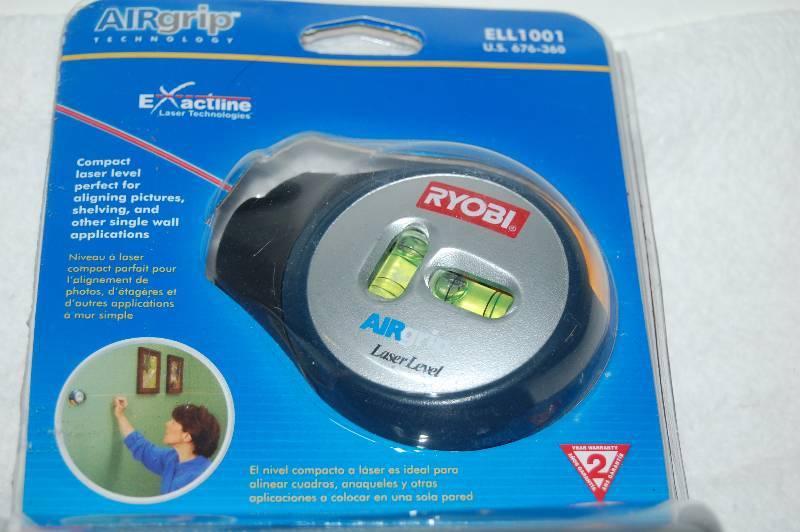 lot 40 image: Compact Laser Level