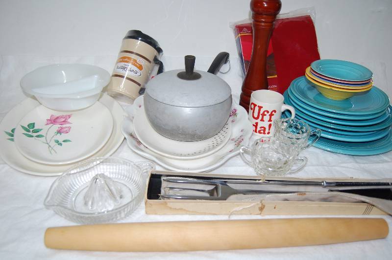 lot 42 image: Assorted Kitchen Wares