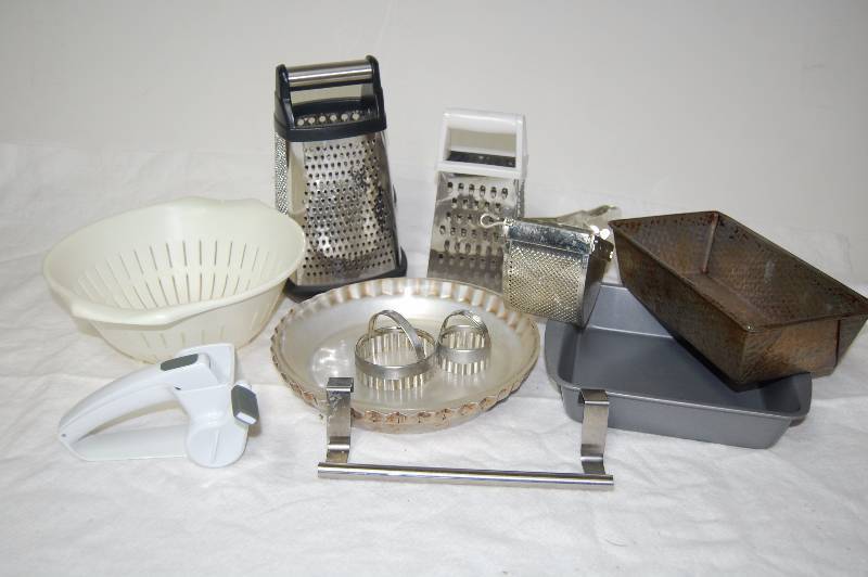 lot 46 image: Assorted Kitchen Wares