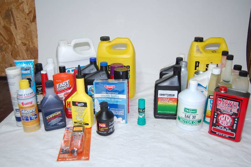 lot 51 image: Lot of Assorted Automotive Fluids and Garage Chemicals