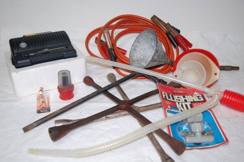 lot 61 image: Automotive Accessories and Tools