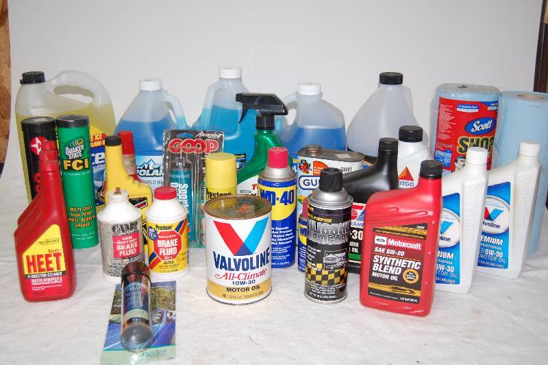 lot 62 image: Misc Automotive Fluids and Shop Towels