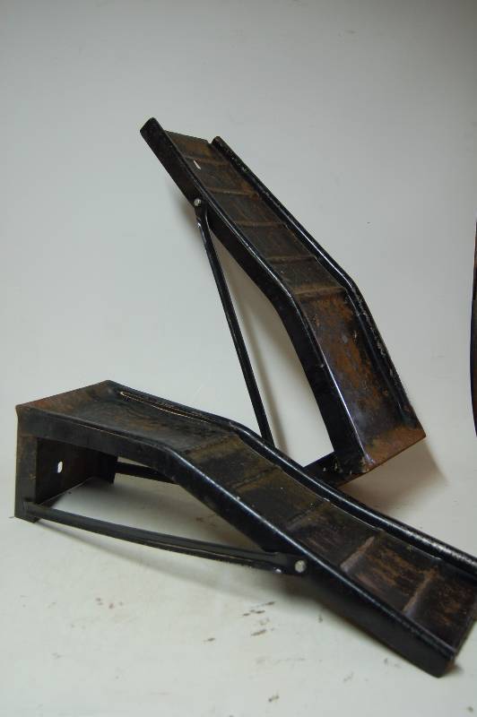 lot 95 image: Car Ramps
